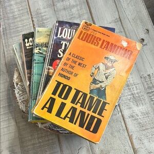 LOUIS L’AMOUR VINTAGE PAPERBACKS WESTERNS BOOKS SET OF FIVE